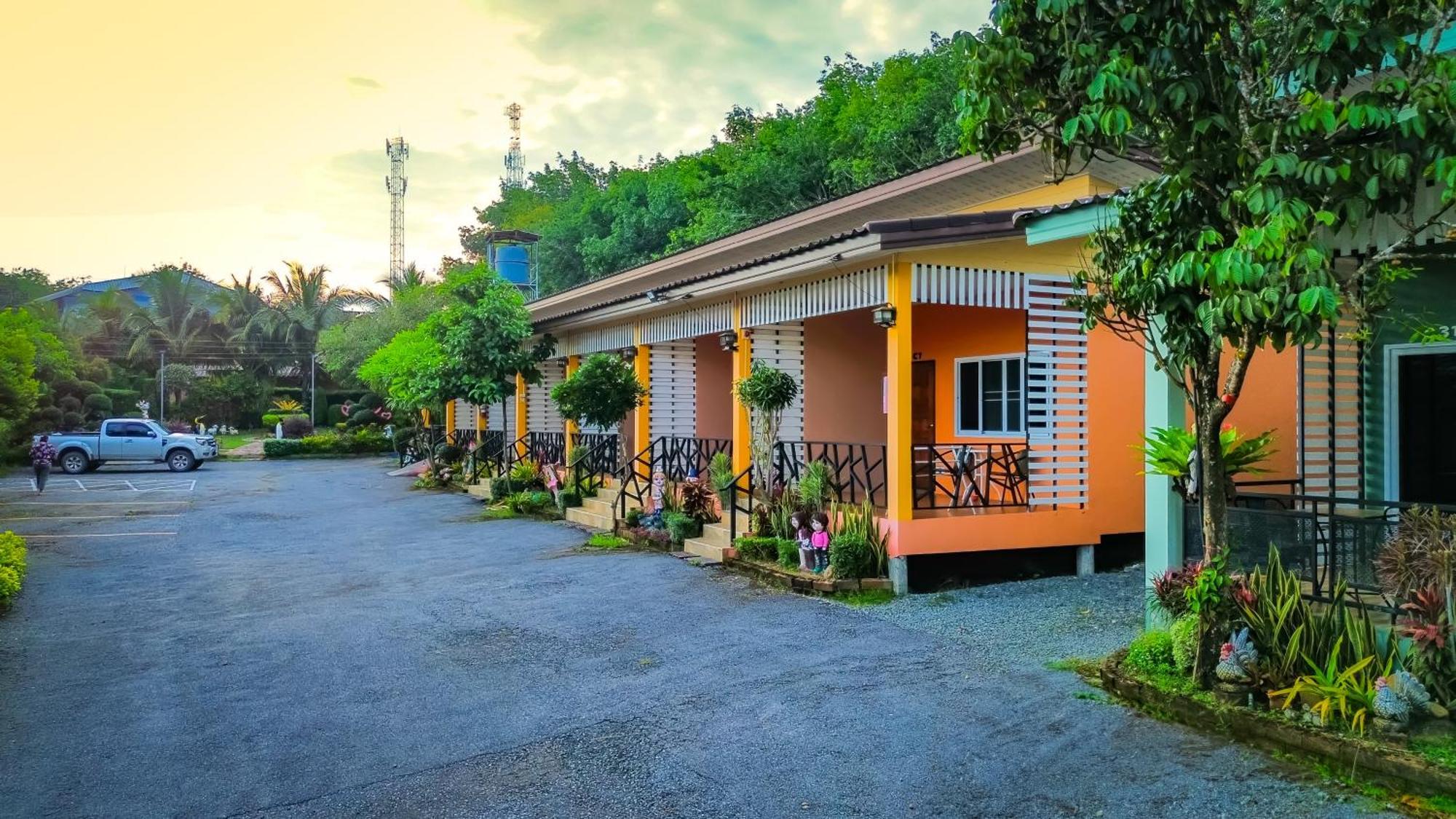 Baan Suan Mee Tang Hotel Chanthaburi Buitenkant foto