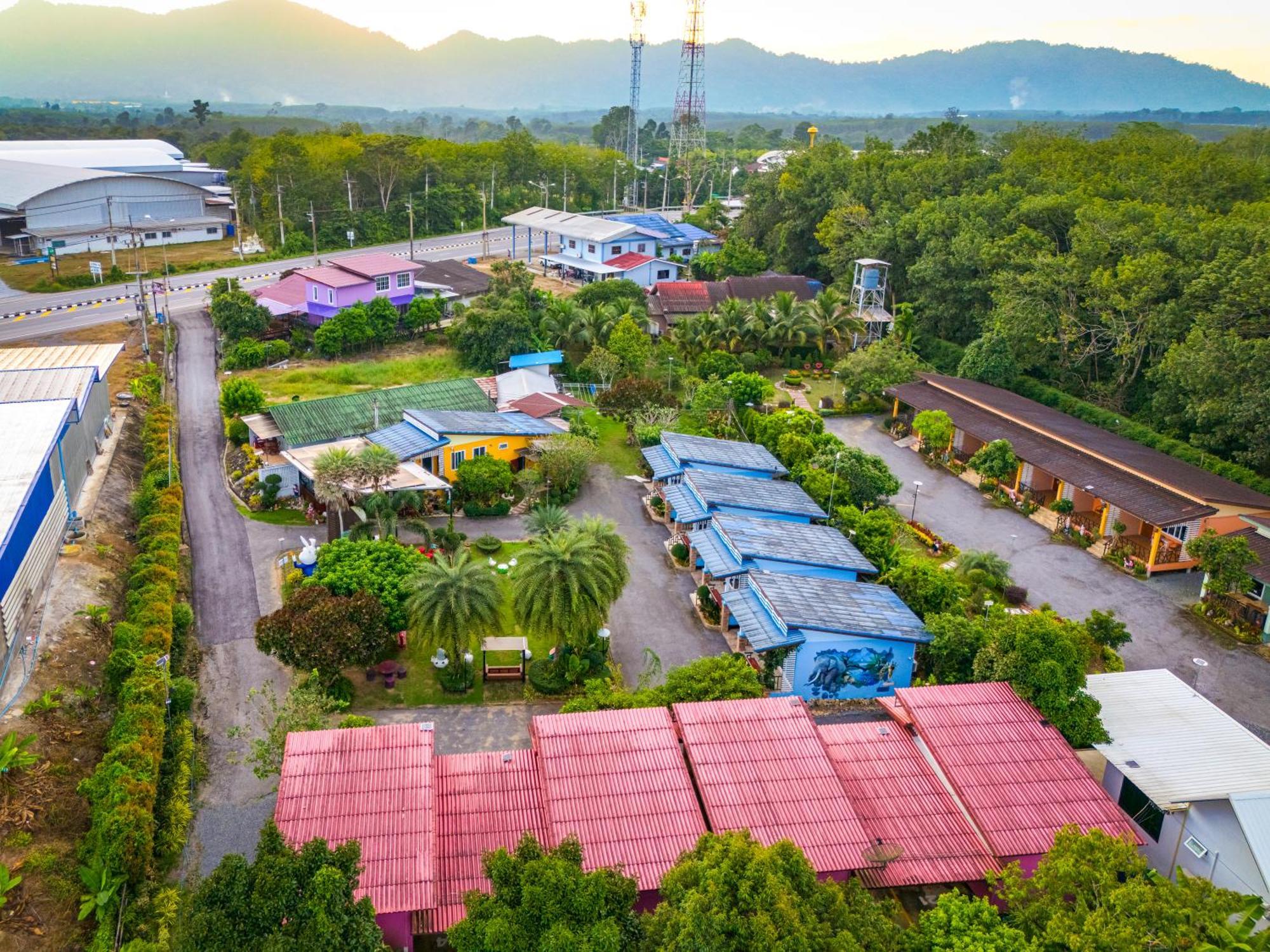 Baan Suan Mee Tang Hotel Chanthaburi Buitenkant foto
