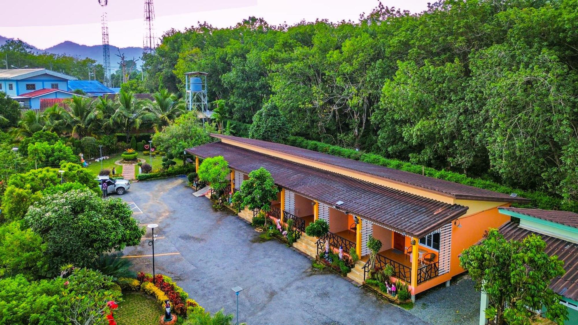 Baan Suan Mee Tang Hotel Chanthaburi Buitenkant foto